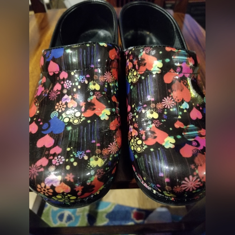 Dansko size 37 womens Nursing shoe. Cute heart print.